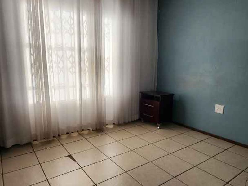 3 Bedroom Townhouse To Rent in Heatherview - Photo 6