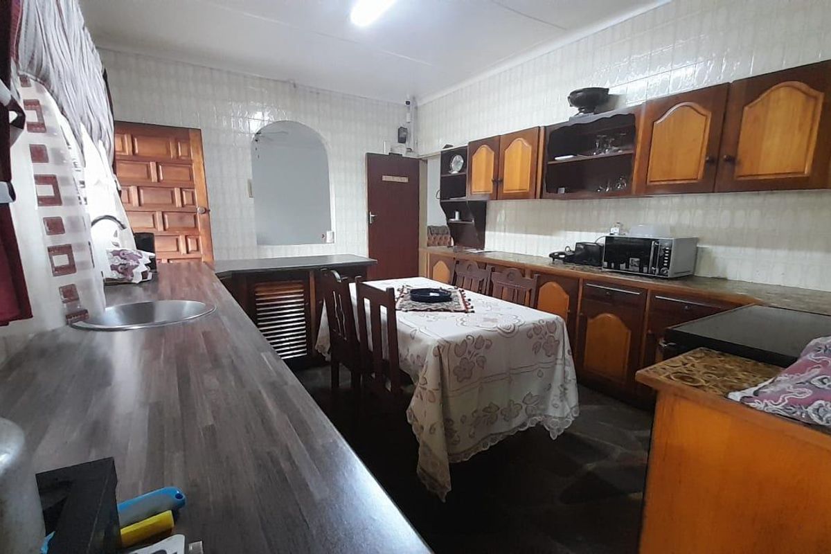 Family home with investment potential - Photo 4