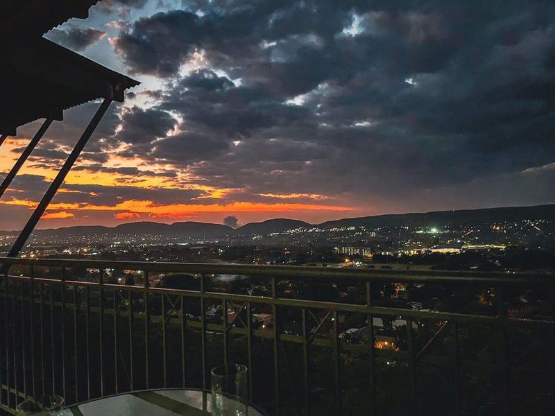 Pretoria's Best-Kept Secret | 3 Bed 2 Bath Home with Unbeatable Views for sale - Photo 3