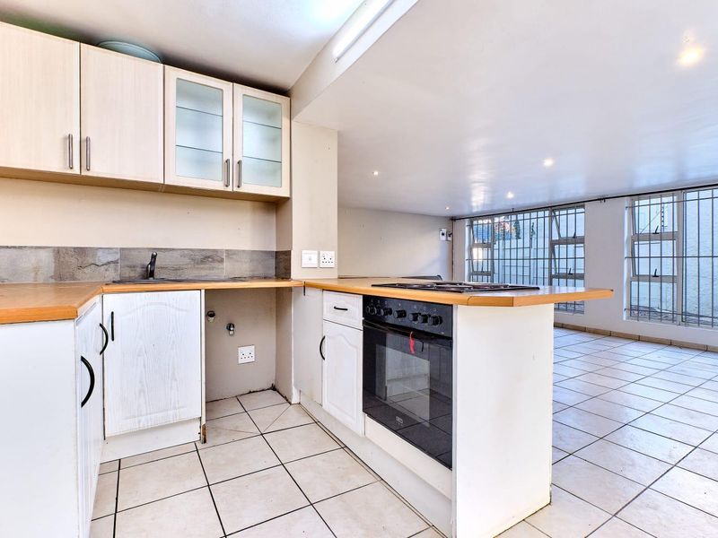 Versatile Multi-Unit Property for Sale – Excellent Investment Opportunity - Photo 8