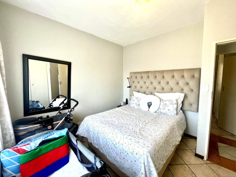 Garden Living Meets Lock-Up-and-Go Convenience - Photo 6