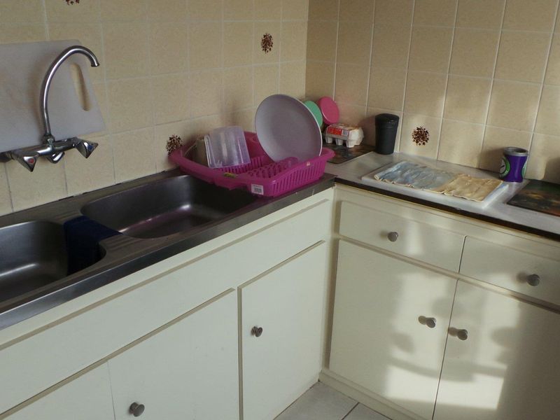 Apartment close to amenities perfect for the beginner. - Photo 3