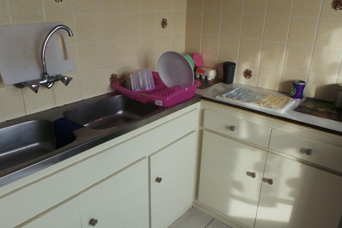 Apartment close to amenities perfect for the beginner. - Photo 3