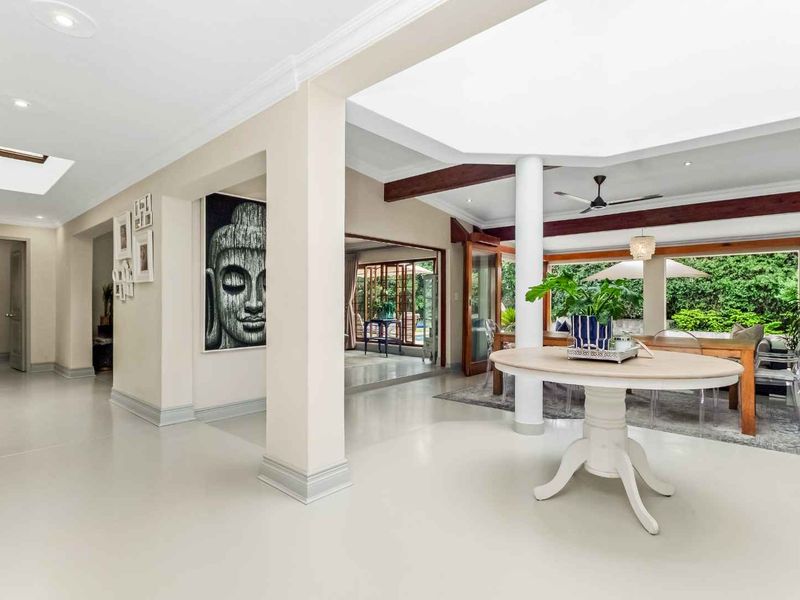 STUNNING, STYLISH, SUN-DRENCHED FAMILY HOME - TOO GOOD TO IGNORE - Photo 6