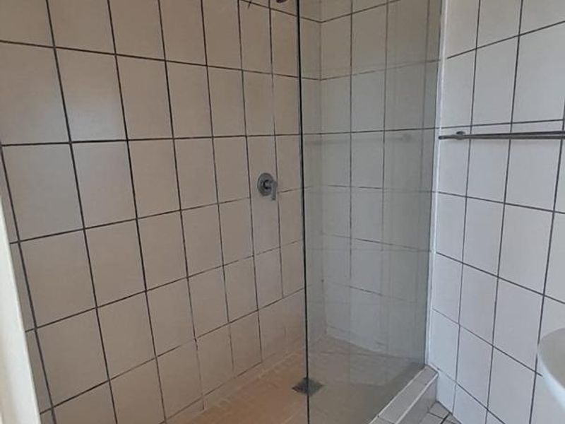 First Floor Apartment - Photo 5