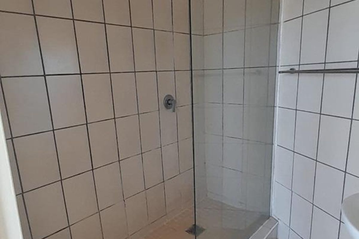 First Floor Apartment - Photo 5
