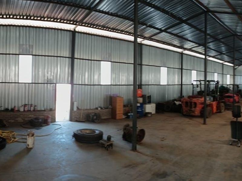Prime industrial property - Photo 3