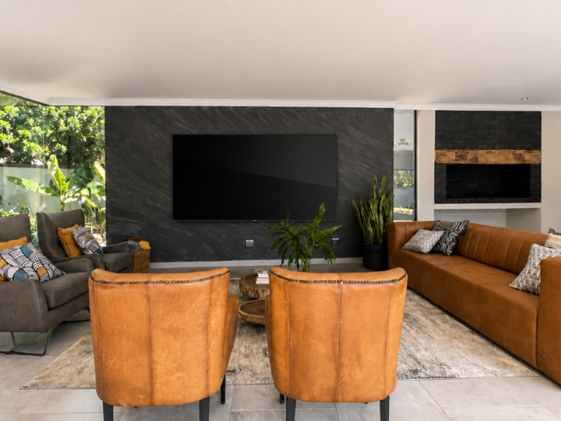Location Meets Luxury – Walk to Midstream College & Square@Midstream from This Exceptional 6-Bedroom Home - Photo 4