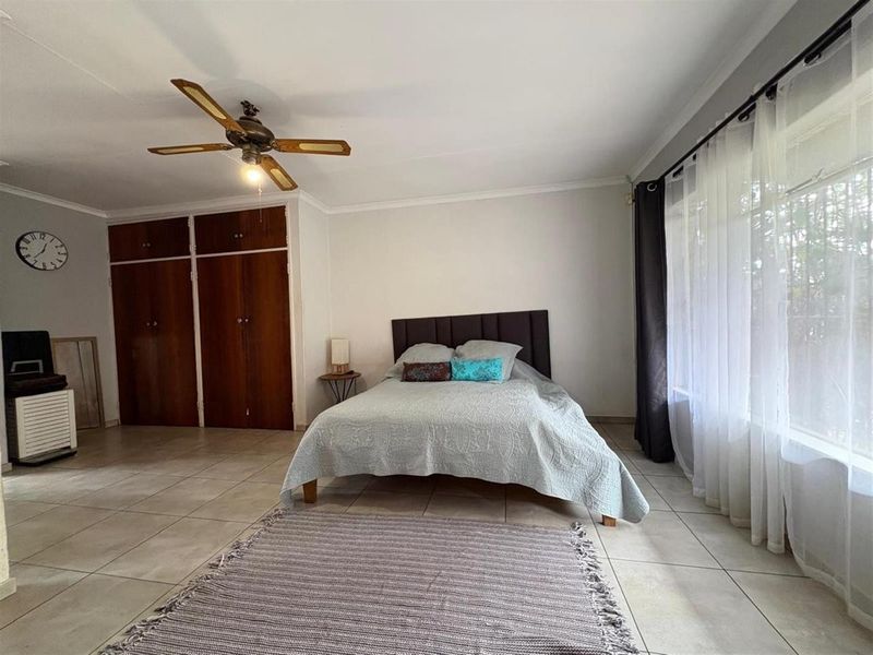 House For Sale in Mulbarton, Johannesburg - Photo 9