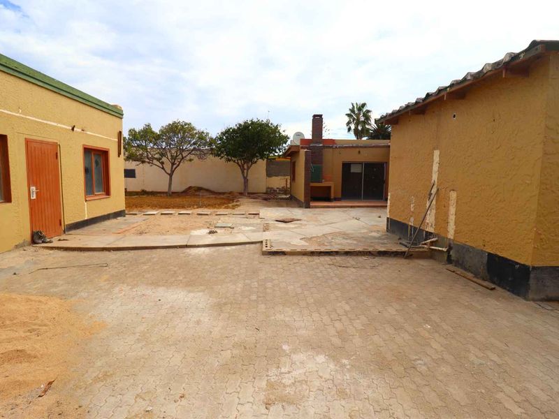 Prime Renovation Opportunity in Swakopmund – Unbeatable Location - Photo 10