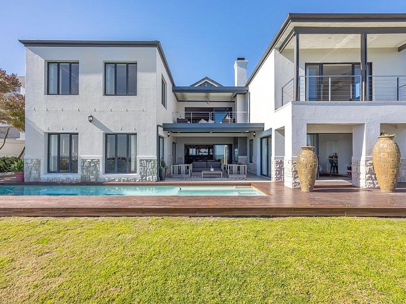 Luxurious Coastal Masterpiece with Panoramic Sea Views - Photo 5