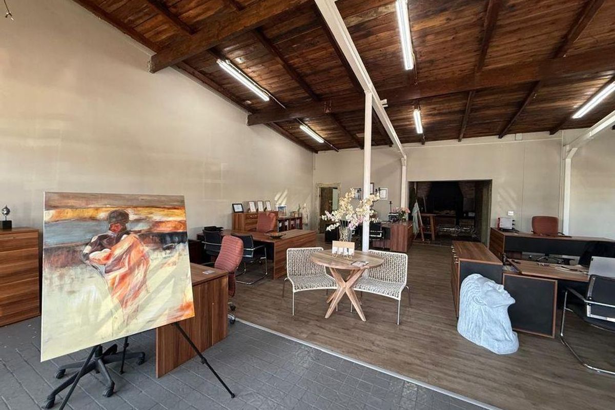 FOR RENT - PRIME COMMERCIAL WITH HERITAGE CHARM & FLEXIBLE SPACE - CENTRAL, SWAKOPMUND - Photo 5