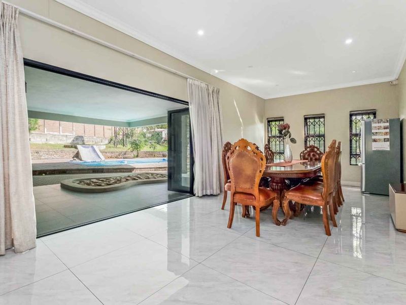 FIVE BEDROOM FAMILY HOME FOR SALE IN RIVONIA - Photo 6