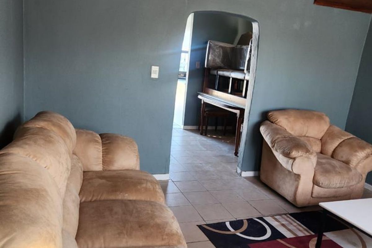 Three-Bedroom House for Sale in Mfuleni - Photo 5