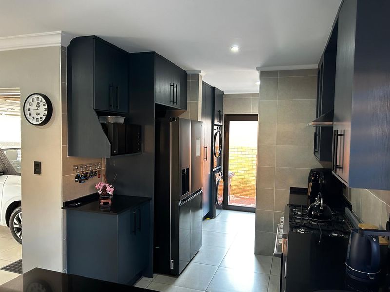 Stunning Facebrick Cluster for rent - Photo 9