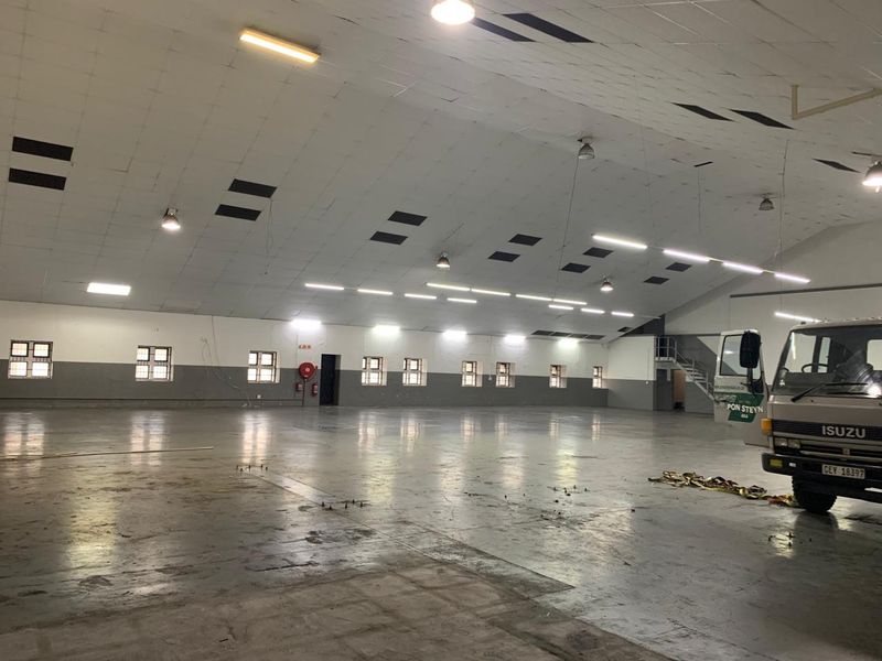 Spacious Warehouse with Air-Conditioned Office & Mezzanine Space - Photo 6