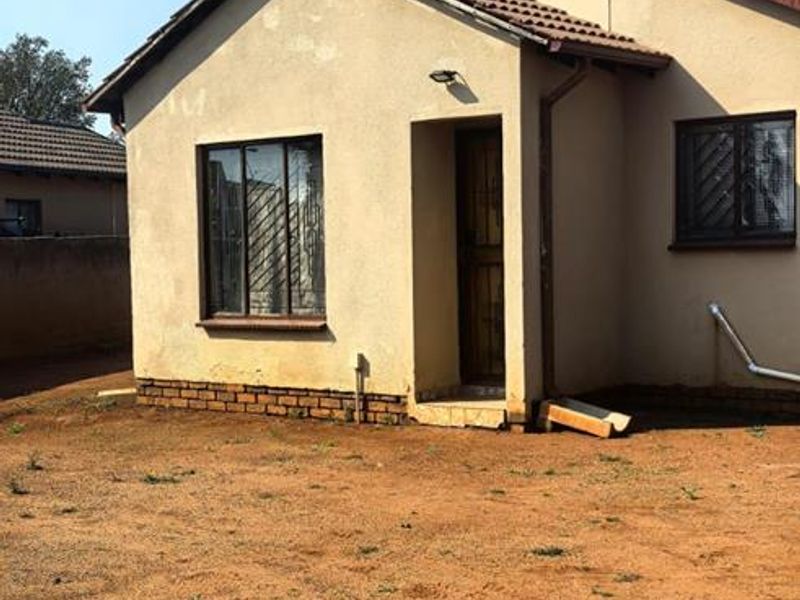 3 bedrooms house for rent in Soshanguve VV - Photo 4