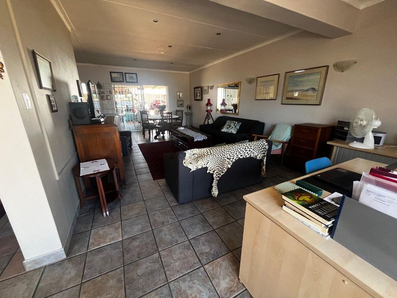 Beautiful older Pioneerspark house for sale - Photo 8