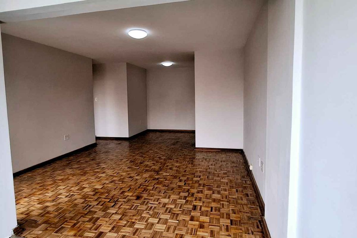 **Stunning Gem with Exclusive Amenities in Prime Location!** - Photo 4