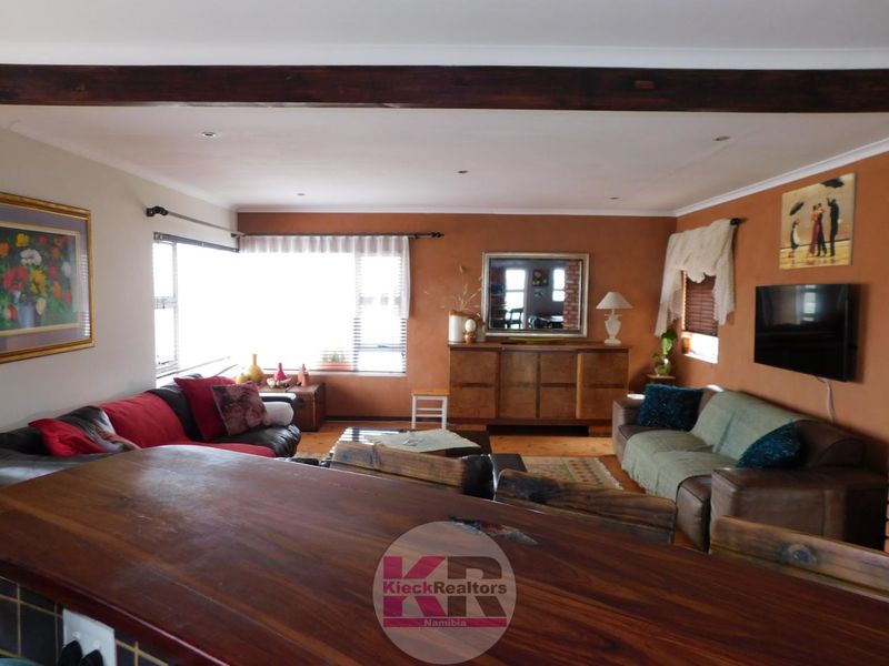 Perfect Coastal Family Home. Plus Flat as an added bonus. Walking distance to the beach. HENTIES BAY (Hentiesbaai) - Photo 5
