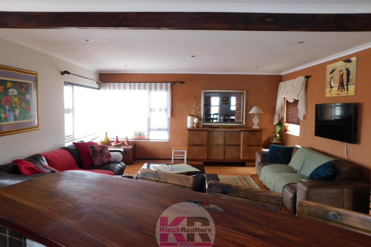 Perfect Coastal Family Home. Plus Flat as an added bonus. Walking distance to the beach. HENTIES BAY (Hentiesbaai) - Photo 5