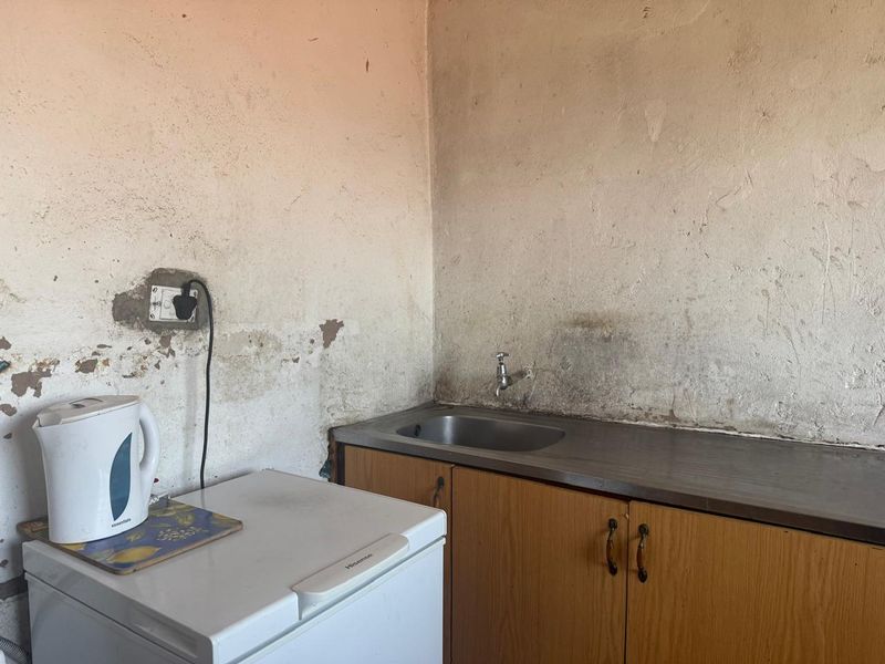 A Hidden Corner House In The Street Of Hammersdale Township - Photo 6