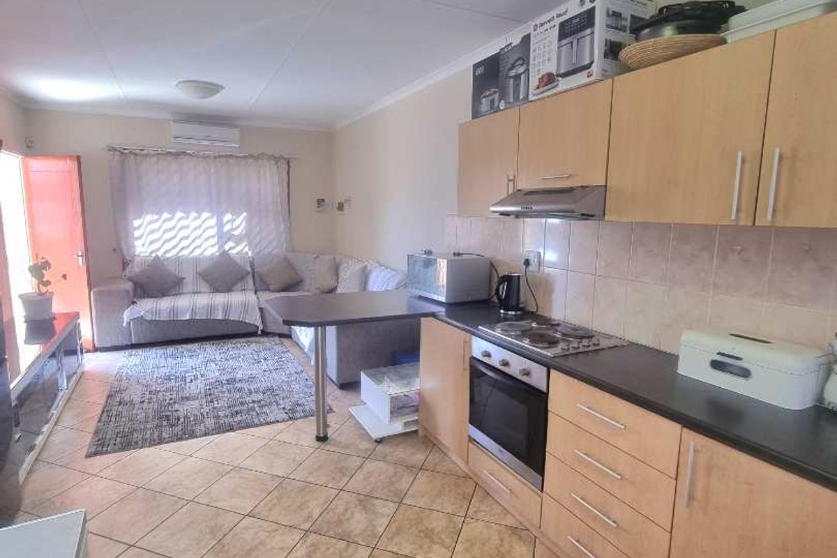 TOWNHOUSE IN OTJOMUISE EXT 4 - Photo 5