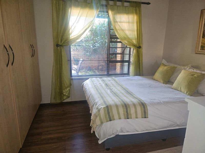 Modern Townhouse for sale in Rhodesdene - Photo 10