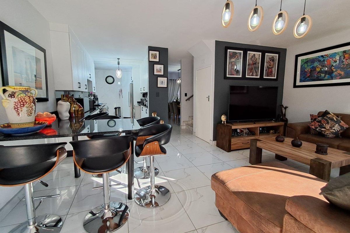 Modern 3 Bedroom Duplex Unit in Brackenhurst - Photo 5