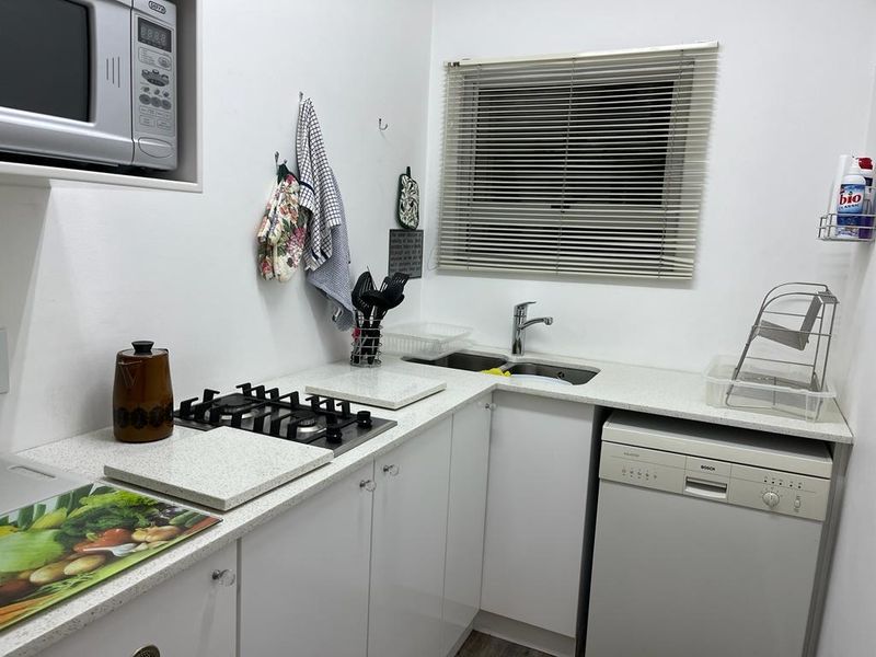 Beautifully decorated one bed apartment off the main house - Photo 9