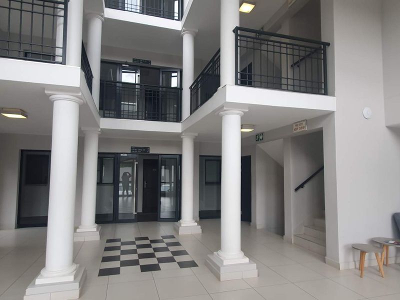 Unfurnished 2 Bed Apartment Available for Rent in Rivonia - Photo 2