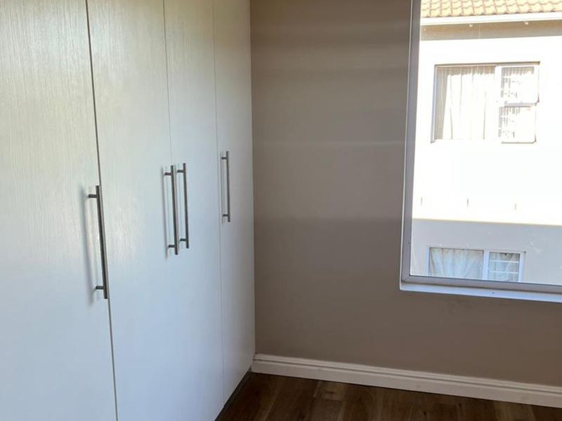 2 Bedroom apartment to let in Newton Park - Photo 4