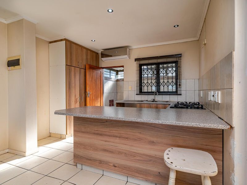 For Sale | Reservoir Hills  | 3 Bedroom 2 Bathroom Hidden Gem Townhouse - Photo 8