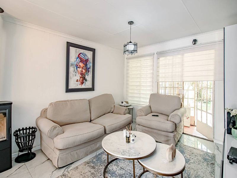 3 Bed 1 Bath House in a secure complex - Photo 10