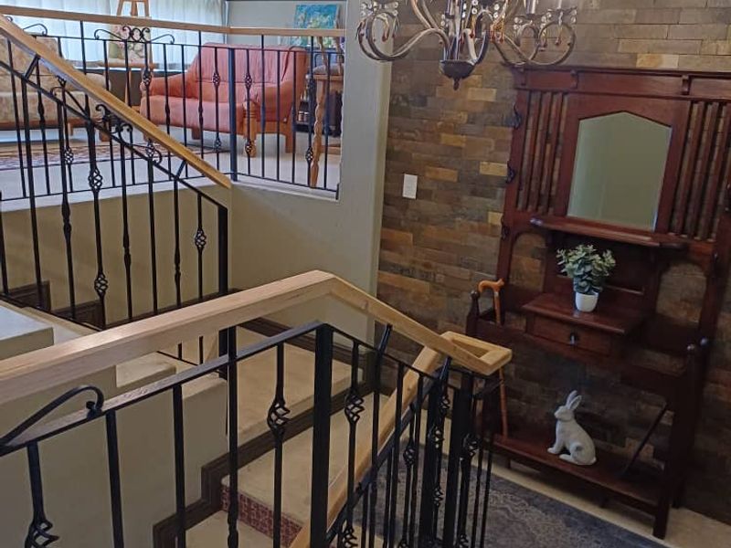 Immaculate and Classy... - Photo 9