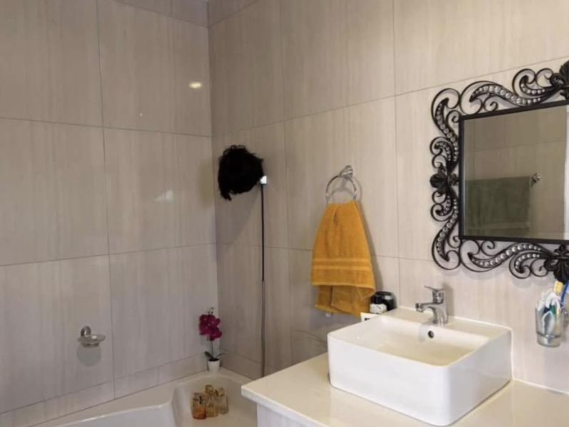 Three Bedroom House For Rent In Rocky Crest - Photo 9