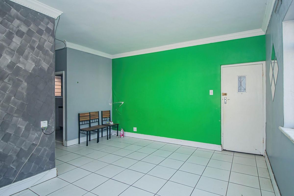 Ready to Move 2 bedroom in a well maintained prime area - Photo 5