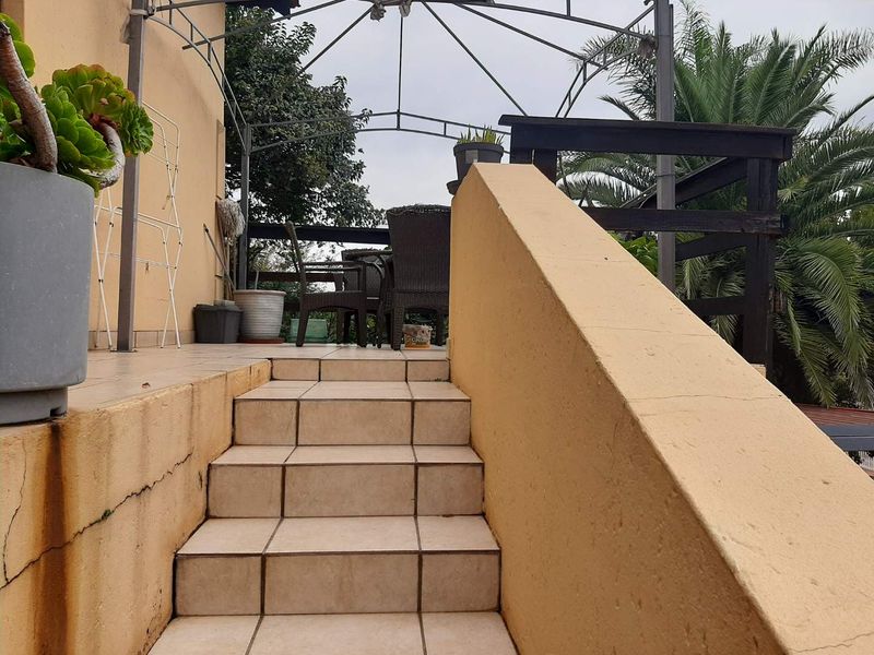 3 Bedroom Townhouse at Oakdene R1 350 000.00 - Photo 4