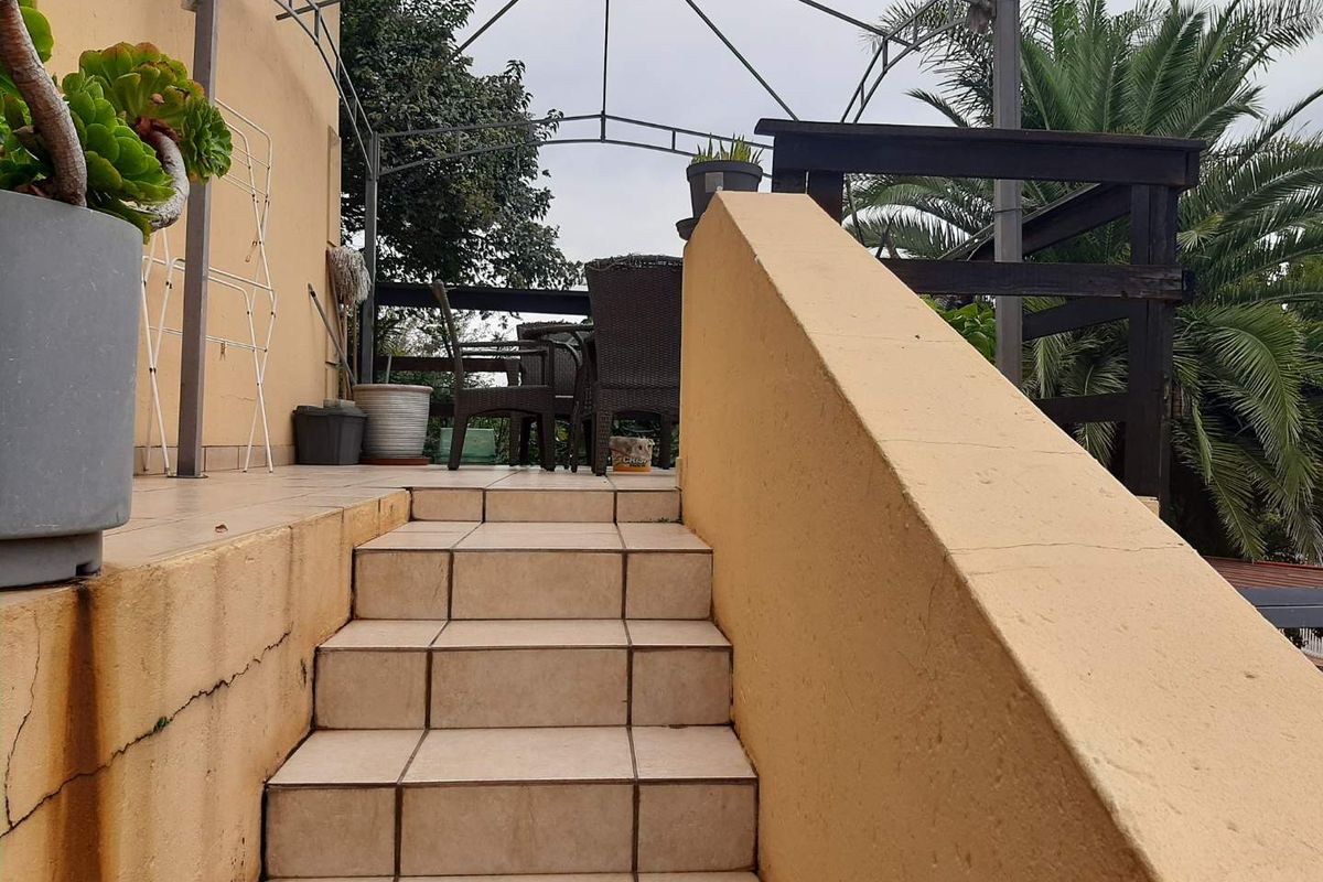 3 Bedroom Townhouse at Oakdene R1 350 000.00 - Photo 4