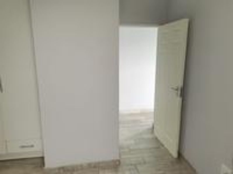 Pet-friendly paradise: Secure ground floor unit - Photo 10