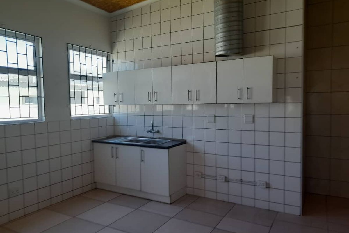 Bussiness premises & flat - Narraville - Photo 3