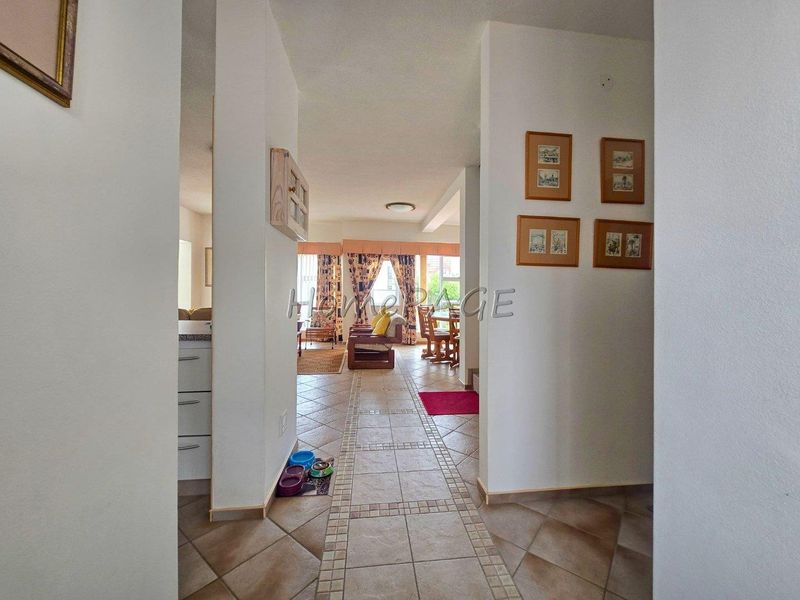 Vogelstrand, Swakopmund:  SEA VIEW 4 BEDR UNIT for sale in Pebble Beach - Photo 4