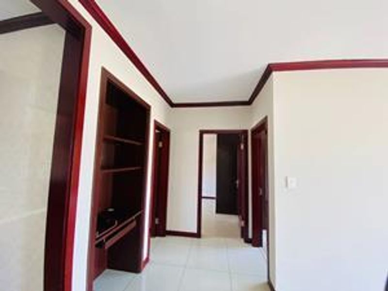 Modern 2 Bedroom Apartment for sale in Summerset - Photo 8