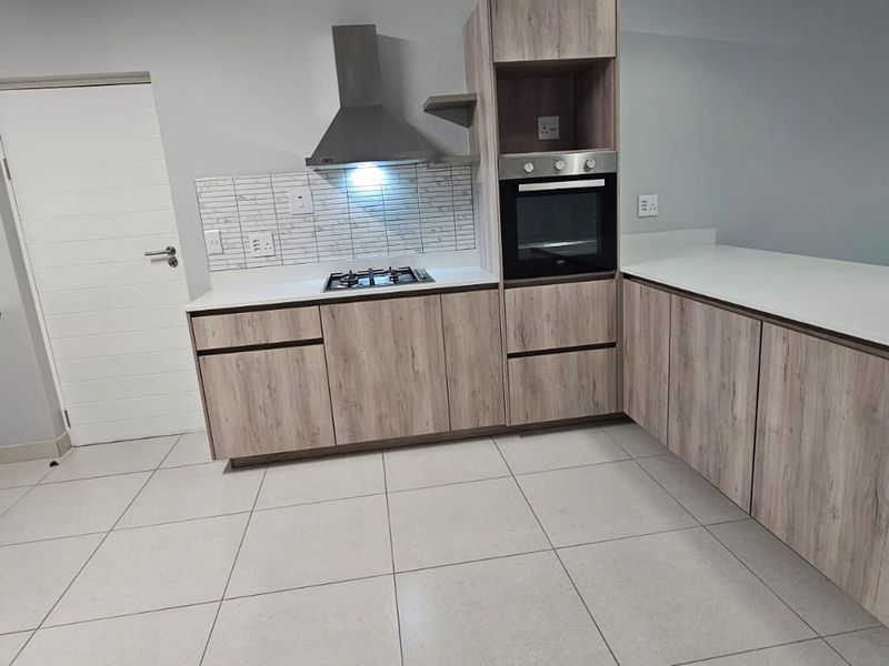 3 Bedroom home in Retirement Village for 50's and over - Photo 6