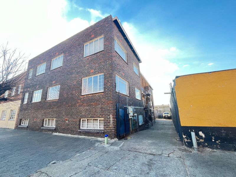 INVESTMENT PROPERTY!! - Photo 3