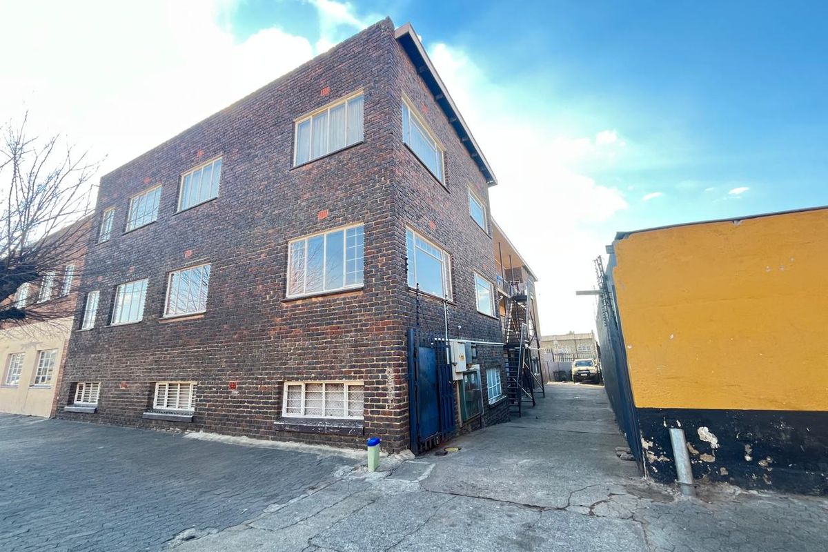 INVESTMENT PROPERTY!! - Photo 3