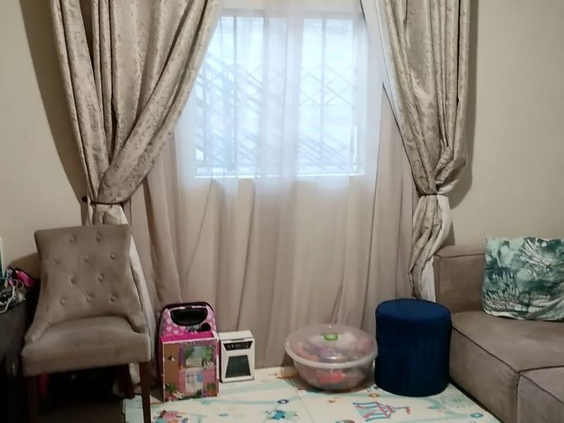 Riverside View R 1 250 000 For extended Families with 2 additional cottages. - Photo 4