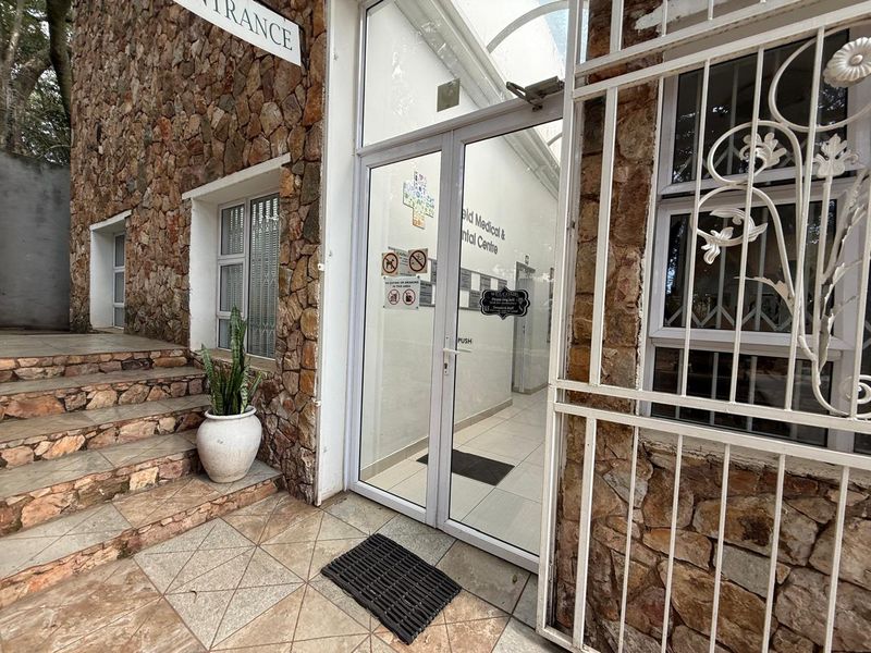 Prime Ground Floor Medical Suite Available for Lease in Dunkeld West - Photo 2