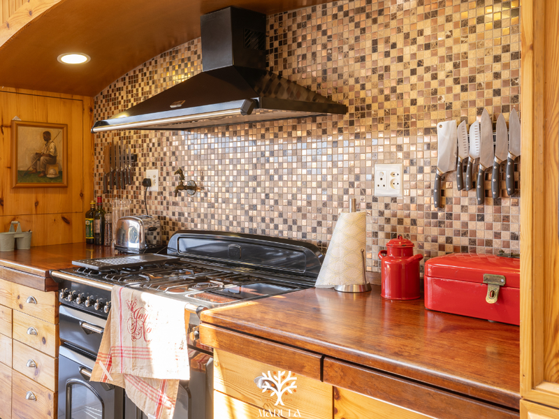 4-Bedroom Bespoke Architectural Masterpiece - Photo 10