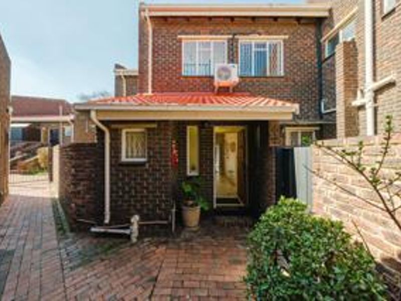 3 Bedroom Duplex Townhouse in Brackenhurst - Photo 1